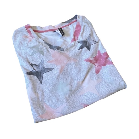 Jaclyn Red Pink Grey Star Pattern Short Sleeve V-Neck Asymmetric Top Shirt Large - Picture 3 of 6